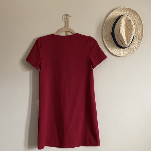 Burgundy Casual Shift Dress - Picture 2 of 3